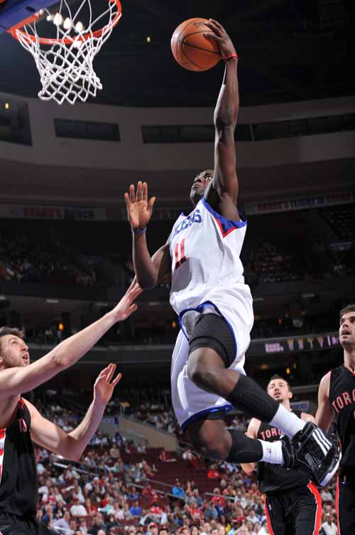 猛龙逆转北京队,霍勒迪关键制胜 猛龙逆转北京队,霍勒迪关键制胜