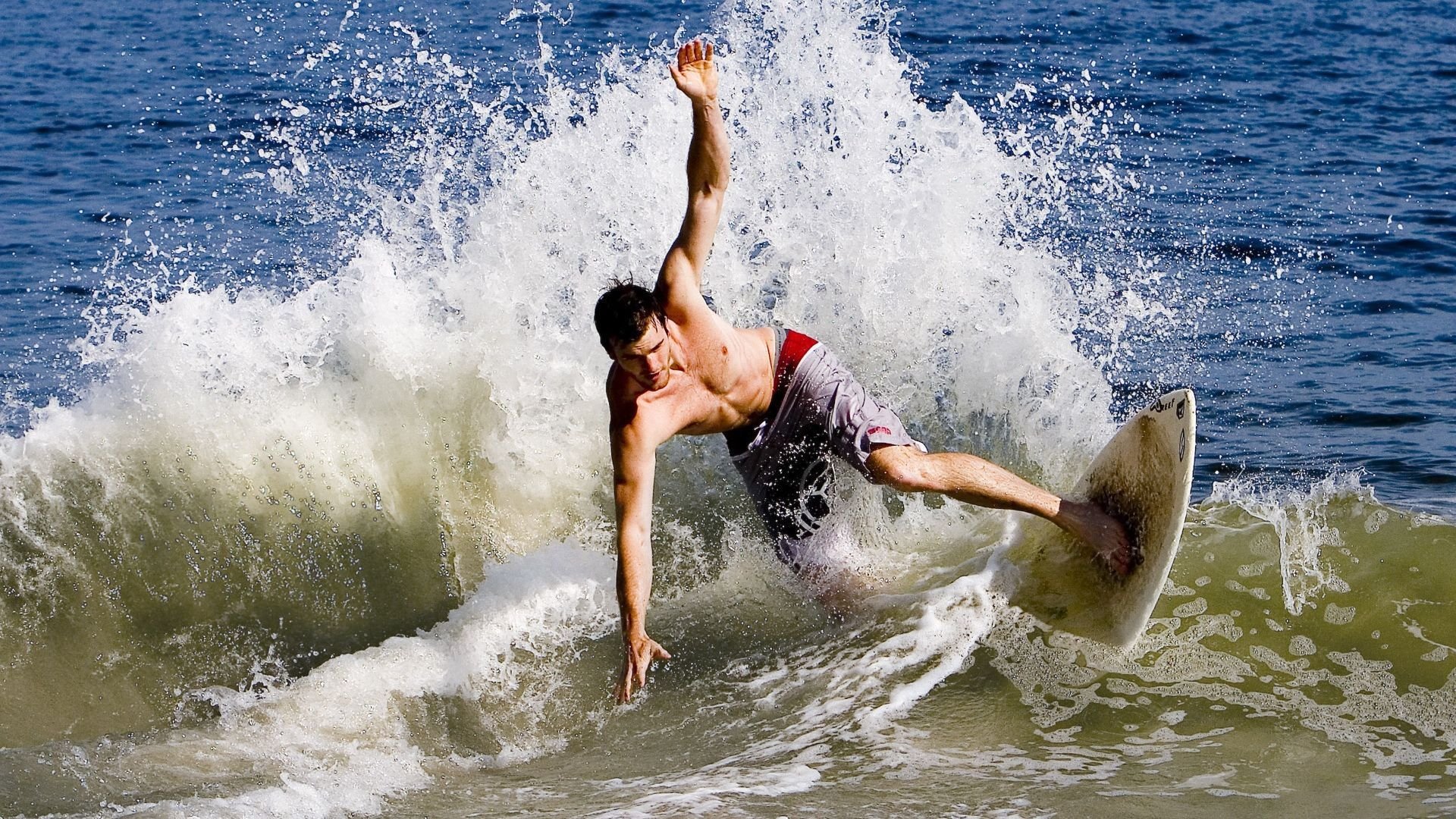 姆巴佩终场绝杀定乾坤，加纳爆冷逆转摩洛哥掀波澜